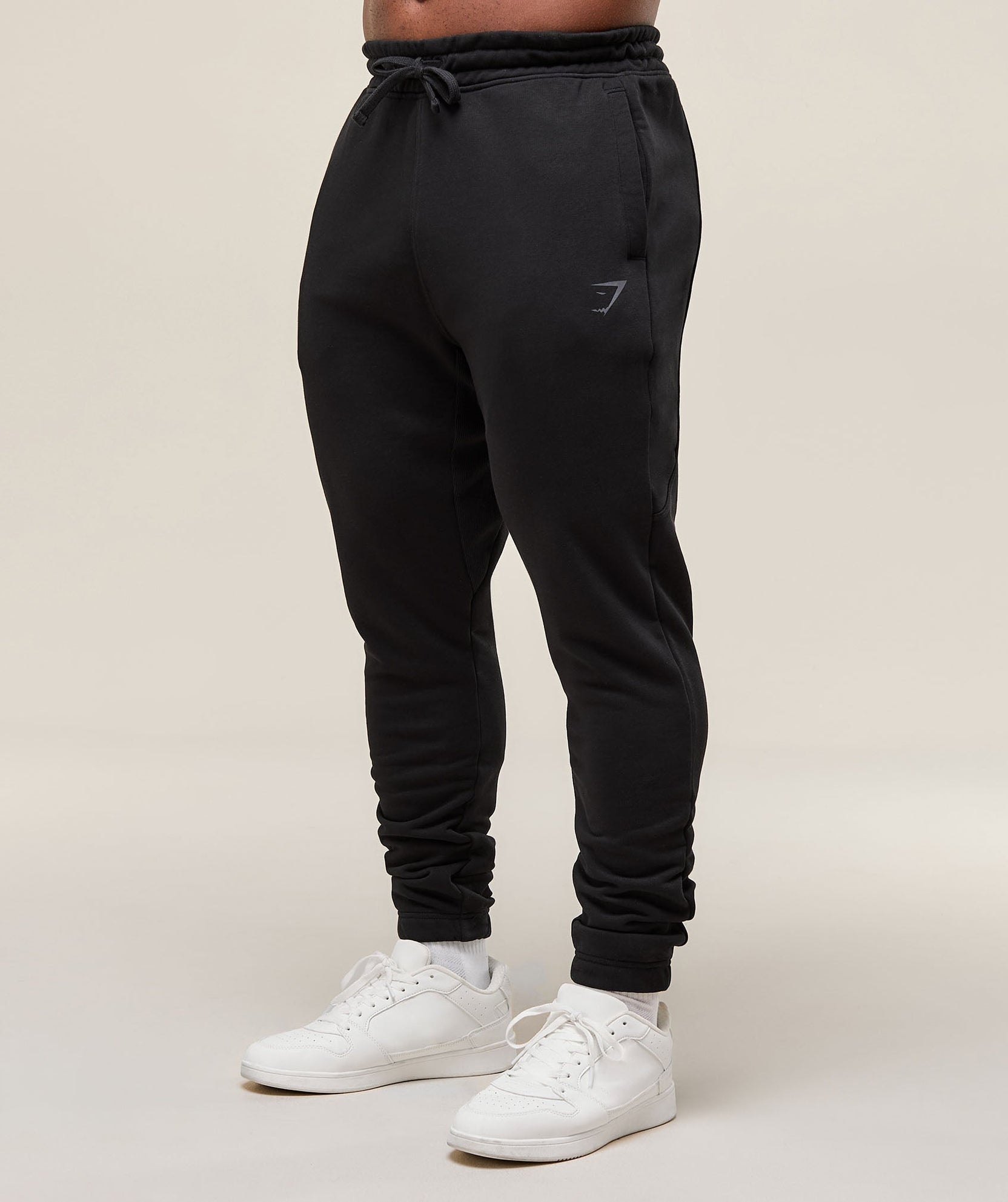Pantalones deportivos con la marca Power