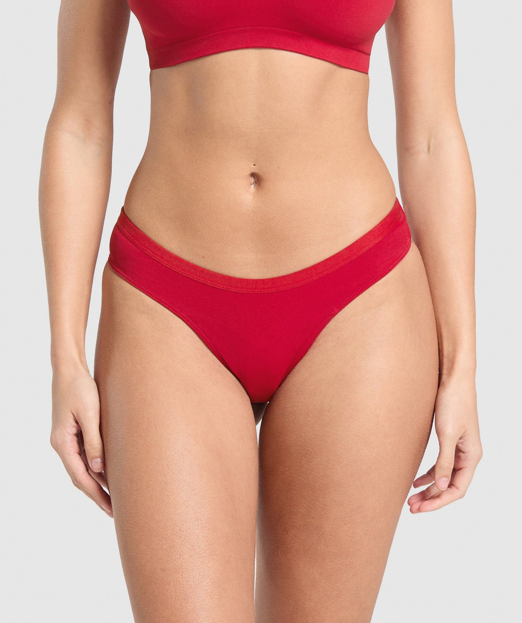 Tanga sin costuras con parte delantera hundida